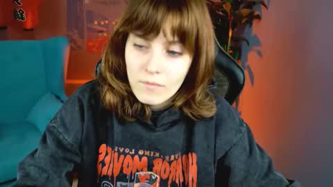 Snapshot of lolaasmus chatting on 10/16/25, 07:42 I consider myself the god Loki but life just calls me LOL online show from 10/16/25, 07:42