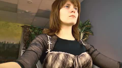 Snapshot of lolaasmus chatting on 11/06/25, 07:42 I consider myself the god Loki but life just calls me LOL online show from 11/06/25, 07:42