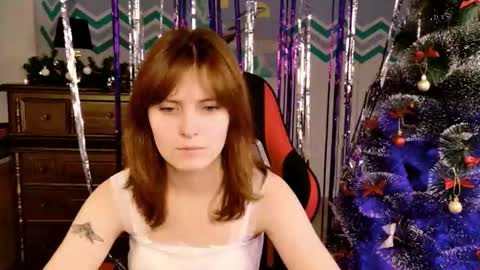 Snapshot of lolaasmus chatting on 12/14/25, 01:27 I consider myself the god Loki but life just calls me LOL online show from 12/14/25, 01:27