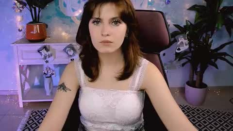 Snapshot of lolaasmus chatting on 12/19/25, 03:19 I consider myself the god Loki but life just calls me LOL online show from 12/19/25, 03:19