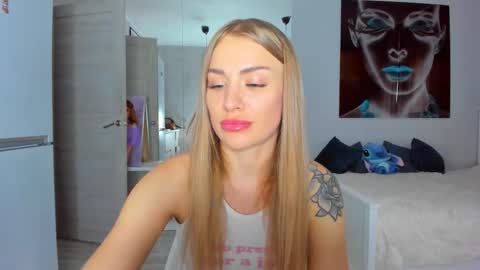 lolabani675452 online show from 10/13/25, 10:04