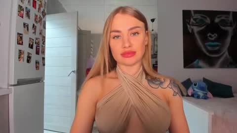 lolabani675452 online show from 12/20/25, 10:22