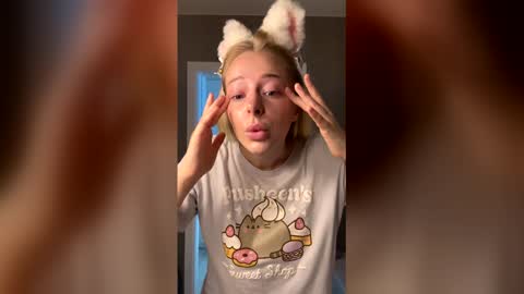 lolacutiex online show from 05/27/26, 10:23