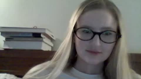 lolaglamour_ online show from 06/23/26, 06:28