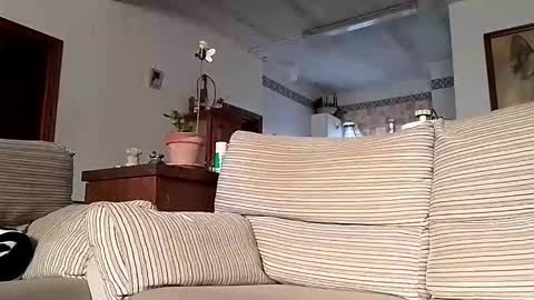 LOLA HUESO y ERIC online show from 10/14/25, 08:15