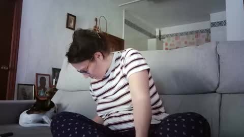 LOLA HUESO y ERIC online show from 04/17/26, 02:31