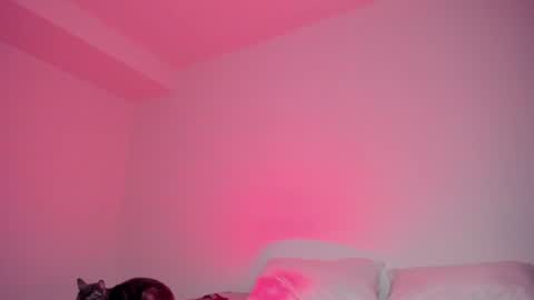 Snapshot of lolaleah_ chatting on 06/17/26, 12:57 Lola online show from 06/17/26, 12:57