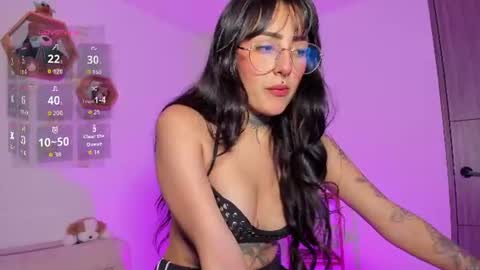 Snapshot of lolaleah_ chatting on 06/30/26, 11:28 Lola online show from 06/30/26, 11:28