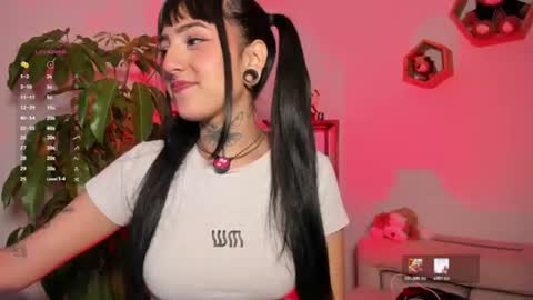 Snapshot of lolaleah_ chatting on 07/30/26, 11:48 Lola online show from 07/30/26, 11:48