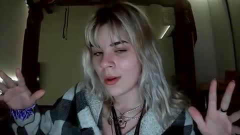 Lola Lixx online show from 12/15/25, 11:36