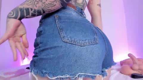 Lola online show from 02/13/25, 07:42