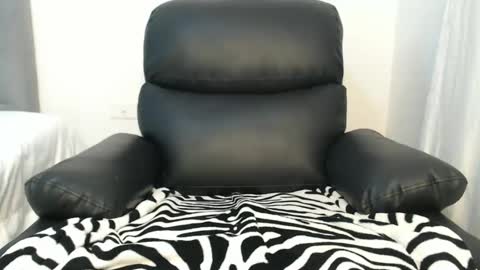 Snapshot of lolapaz3 chatting on 03/09/25, 06:32 Lola online show from 03/09/25, 06:32