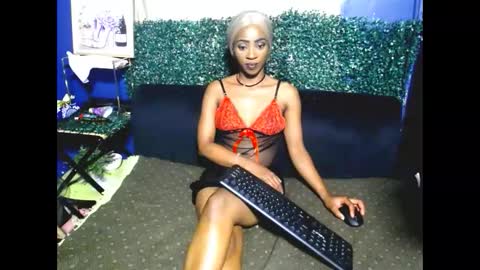 lolasavagexo online show from 04/29/26, 01:10