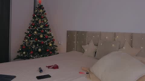 Snapshot of lolasplash chatting on 12/08/24, 03:00 Lola online show from 12/08/24, 03:00