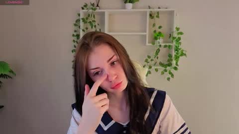 Lola online show from 11/19/25, 09:20