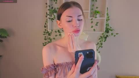 Lola online show from 12/02/25, 09:25