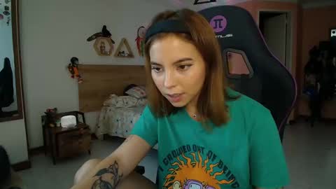 Lola doll online show from 02/27/25, 09:04