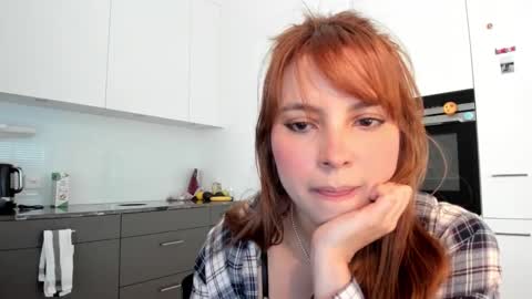 Lola doll online show from 03/25/26, 01:50