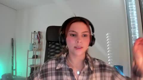 Lola doll online show from 05/12/26, 01:30