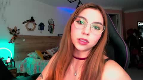Snapshot of lolaverse chatting on 06/25/26, 05:39 Lola doll online show from 06/25/26, 05:39