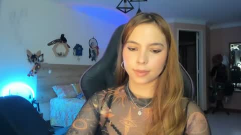 Snapshot of lolaverse chatting on 07/25/26, 06:27 Lola doll online show from 07/25/26, 06:27