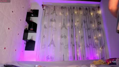 Snapshot of lolaxxxperiience chatting on 02/04/26, 11:27 Lola online show from 02/04/26, 11:27