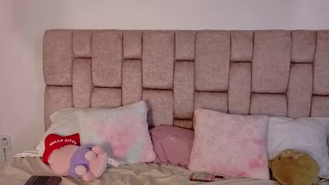 Snapshot of lolayun chatting on 09/23/25, 12:08 Lola online show from 09/23/25, 12:08