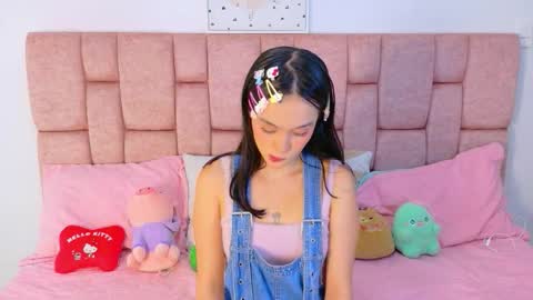 Snapshot of lolayun chatting on 11/28/25, 07:27 Lola online show from 11/28/25, 07:27