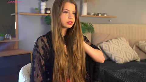 Lola online show from 02/25/26, 08:13