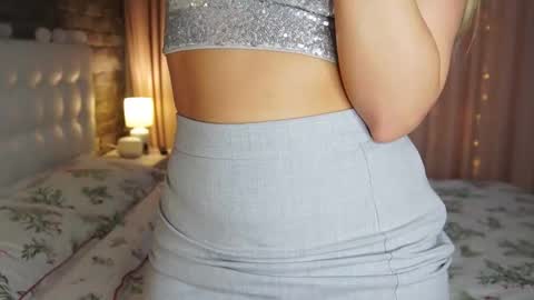 Snapshot of lollidoli__ chatting on 12/30/24, 12:09 Victoria online show from 12/30/24, 12:09