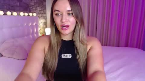 Snapshot of lollidoli__ chatting on 11/21/25, 05:44 Victoria online show from 11/21/25, 05:44