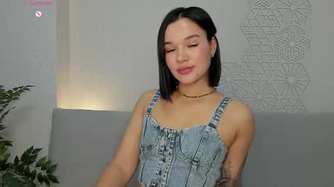 Snapshot of lolly_turner chatting on 11/10/25, 02:43 lolly_turner online show from 11/10/25, 02:43