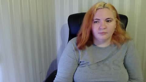 Snapshot of lollynomelty chatting on 12/19/25, 07:43 LollyNomelty online show from 12/19/25, 07:43