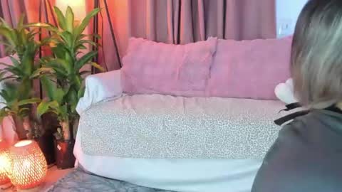 Lolly online show from 06/18/26, 04:46