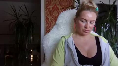 Roxy online show from 01/31/25, 01:56