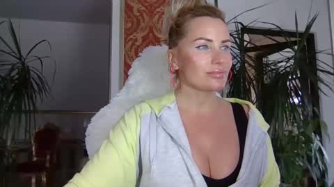 Roxy online show from 02/01/25, 12:05