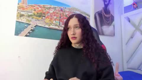 Snapshot of lolydolly_ chatting on 12/18/25, 03:45 lolydolly_ online show from 12/18/25, 03:45