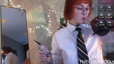 Molli online show from 12/19/25, 10:33