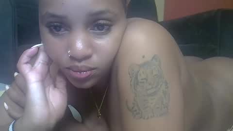 Snapshot of lomyenom56 chatting on 03/26/26, 08:25 lomyenom56 online show from 03/26/26, 08:25