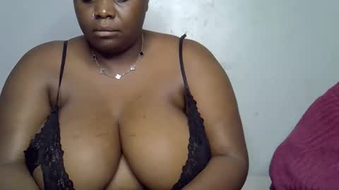 Snapshot of lomyenom56 chatting on 04/10/26, 03:23 lomyenom56 online show from 04/10/26, 03:23