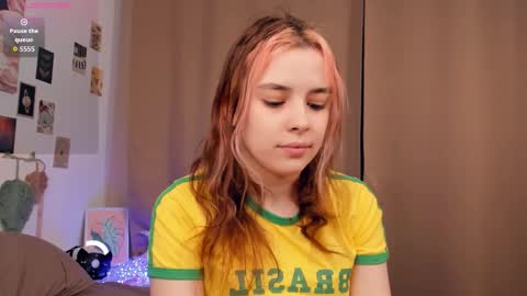 Snapshot of lonagass chatting on 03/04/26, 07:31 Lona online show from 03/04/26, 07:31