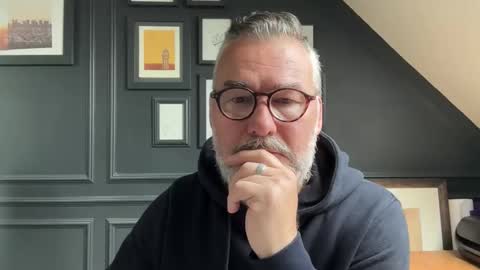 EnglishBear online show from 06/04/26, 08:20