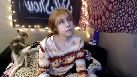 Snapshot of londonray chatting on 06/19/26, 12:48 londonray online show from 06/19/26, 12:48