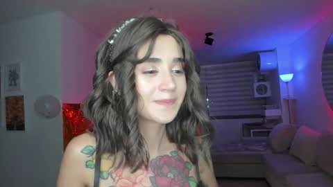 Snapshot of lonelly_lolly98 chatting on 01/05/25, 02:38 SABRINA online show from 01/05/25, 02:38