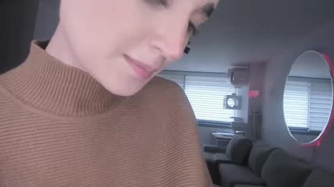 Snapshot of lonelly_lolly98 chatting on 02/10/25, 08:42 SABRINA online show from 02/10/25, 08:42