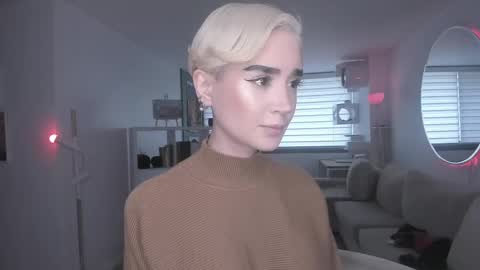 Snapshot of lonelly_lolly98 chatting on 02/12/25, 02:54 SABRINA online show from 02/12/25, 02:54