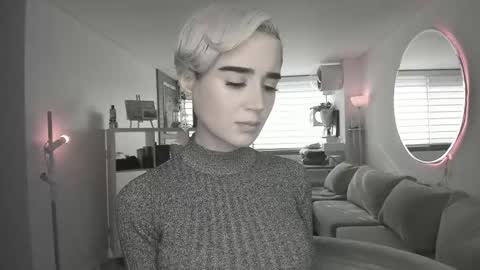 Snapshot of lonelly_lolly98 chatting on 02/27/25, 09:25 SABRINA online show from 02/27/25, 09:25