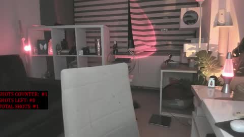 Snapshot of lonelly_lolly98 chatting on 09/25/25, 11:52 SABRINA online show from 09/25/25, 11:52