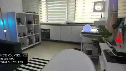 Snapshot of lonelly_lolly98 chatting on 12/17/25, 07:53 SABRINA online show from 12/17/25, 07:53