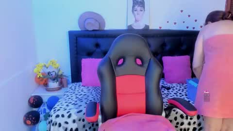 Jennifer  online show from 11/10/25, 04:39